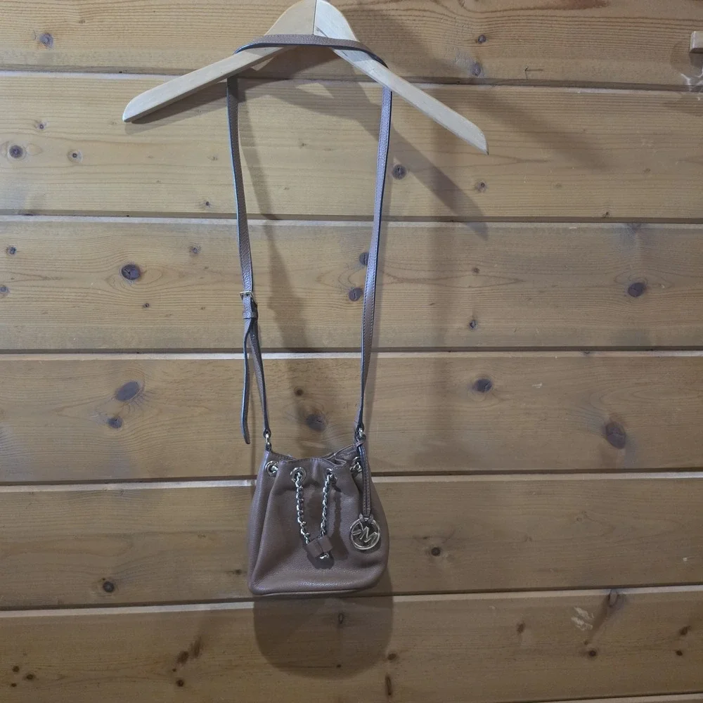 Michael Kors Crossbody Ring Tote Bag Gold Logo Hardware Brown Leather